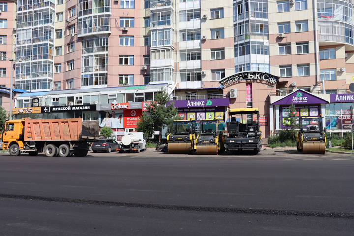 В Абакане ремонт дороги на улице Кирова ведется с опережением графика 